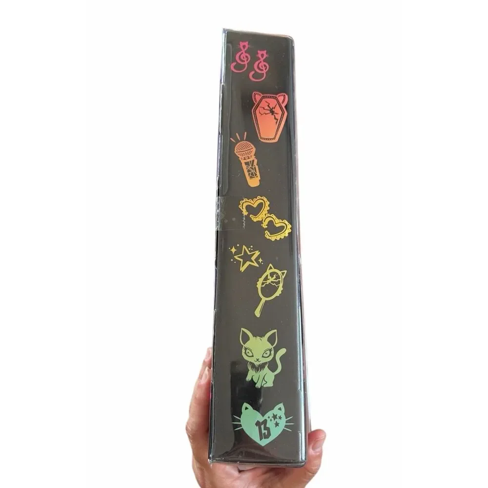 Monster High G3 Catty Noir Fashion Doll‎ with Pet  In Hand